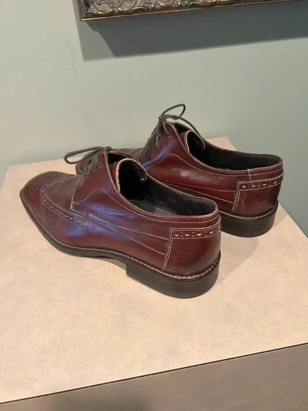Men's Johnstone & Murphy Square Toe Wing Tipped Shoes - 10